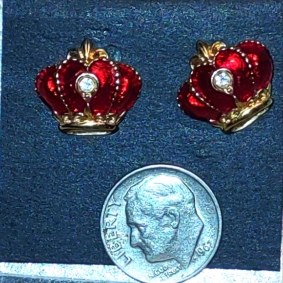 Avon Crystal Crown  Pierced Earrings (c) - Picture 3 of 9